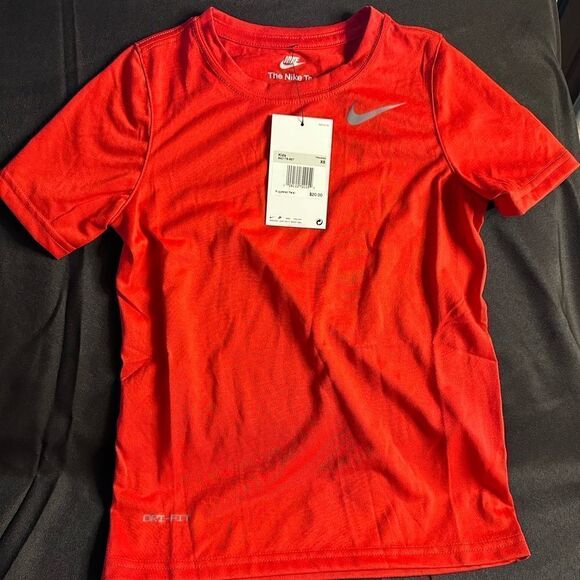 NWT Nike Drifit Boys T-Shirt (XS) - Picture 1 of 4